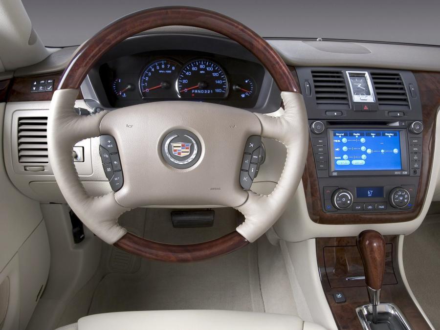 Cadillac DTS 2005 года  (фото 5 из 22)